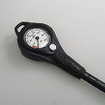 Apeks Console, SPG, Brass, 5000 PSI | Apeks new, very accurate pressure (contents) gauge, with an internal Bourdon pressure measuring mechanism, gives you clear information on the gas contents of your cylinder. The gauge indicates the cylinder bottle pressure and the dial range is from zero to 5000 PSI. The dial face is designed with clarity in mind. Uncluttered, with large black figures on a luminous background giving a long phosphorescent effect. This makes viewing as easy as possible, even in poor visibility conditions. | The Aqua Lung Group is committed to providing robust, reliable and high performance equipment to all parts of the Military & Professional diving community. Their clear goal is to be the premier “One Stop” provider of professional grade diving equipment to the commercial diving industry.