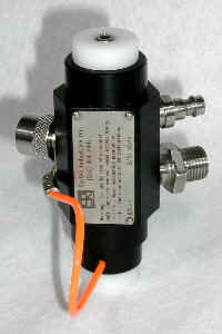The Sartek RSV-1 Redundant Supply Valve is a modular control valve that allows a diver to switch breathing gas supplies in less than a second. The RSV-1 is particularly useful to a diver utilizing a full-face mask because it allows the diver to switch to their alternate air supply without discarding their mask (a valuable feature when diving in toxic or hazardous locations). -- Popular for many Public Safety Diving, SAR, Commercial Diving, and Military applications. -- Photo: Sartek