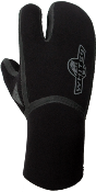 Aqua Lung HEAT Neoprene 3 Finger Mitts | Aqua Lung Drysuit Gloves | For those diving in colder waters, the 6mm 3 finger gloves may be the solution to your cold hands. 3 finger gloves have fewer seams (less water flow) and allow your 3 fingers to stay together which results in warmer hands.